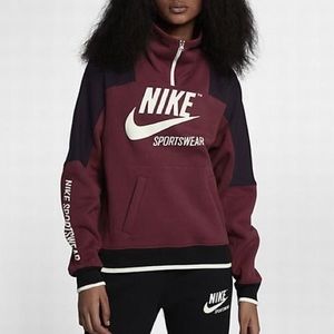 NWOT Nike Quarter Zip